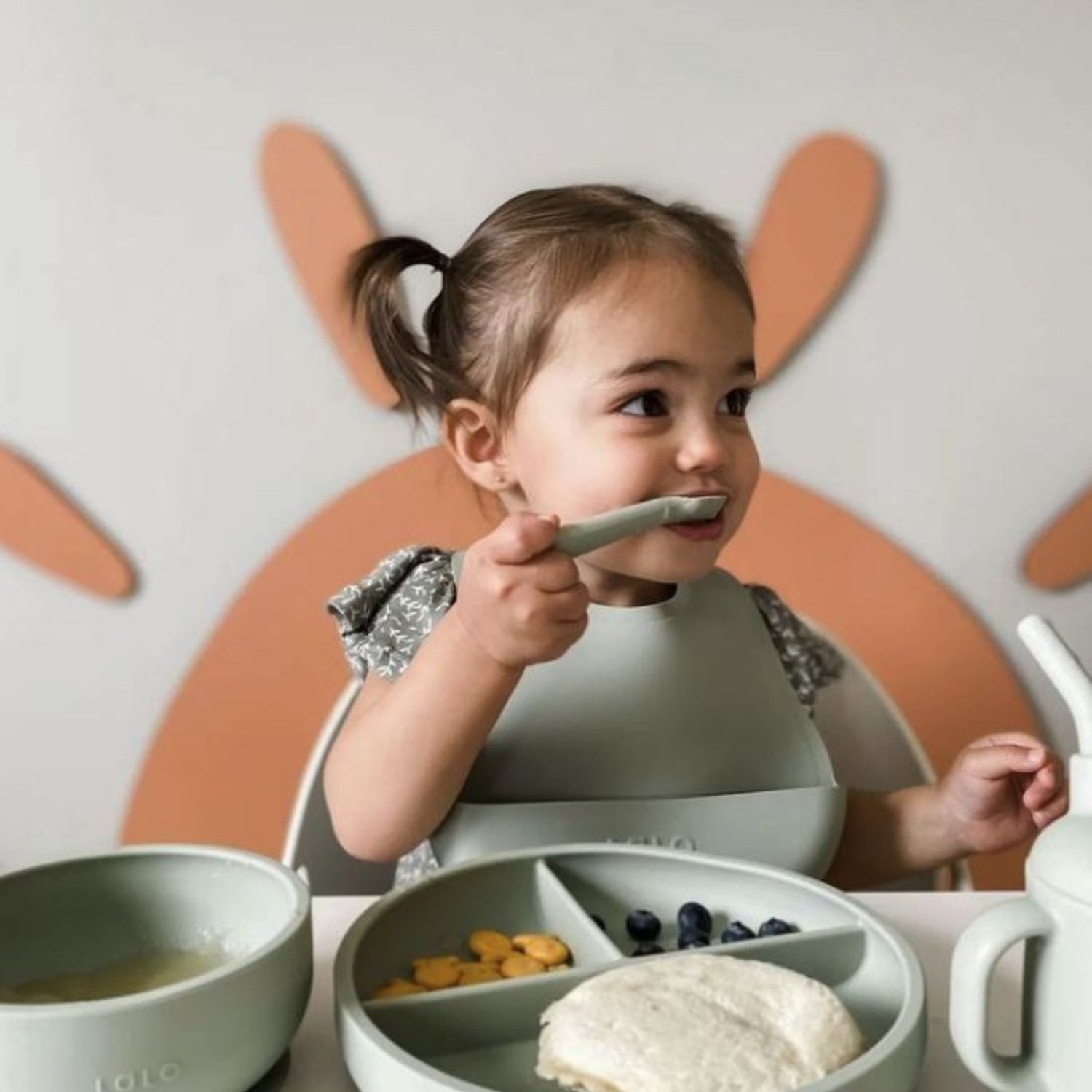 Alimentación y cuidado diario 🍽️